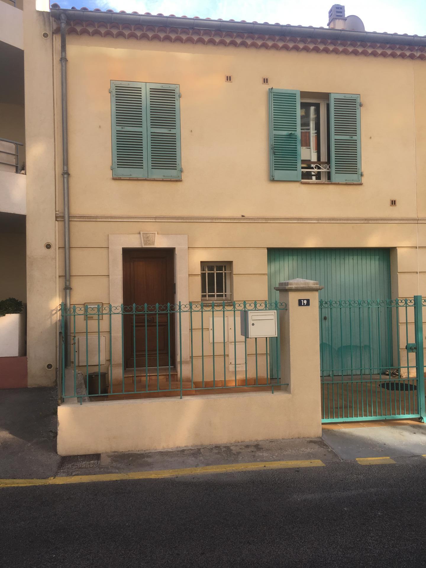 E8505F3D-5514-4540-91D9-D07D9FD38954